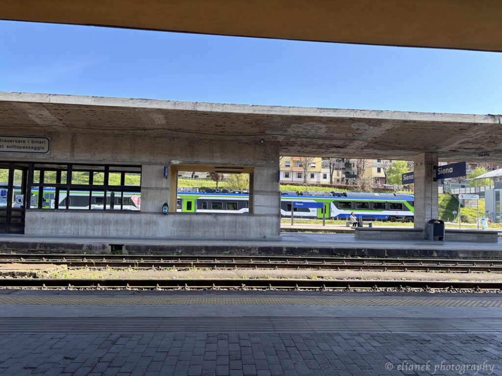 trem siena itália